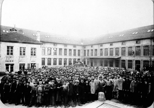 Photo d'archive de la place des Forges chez VMC à Grandvillars