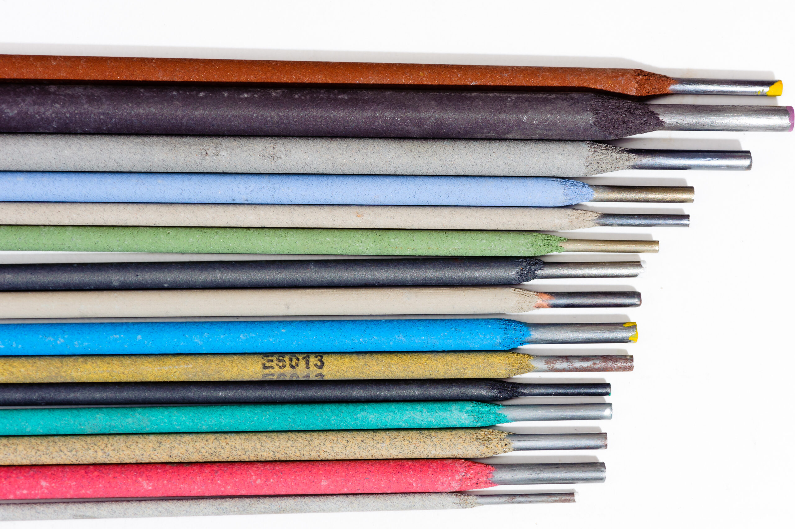 Electrodes de soudage de différentes couleurs et diamètres