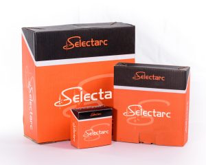 Trois boîtes orange et noire de matériel de soudure Selectarc